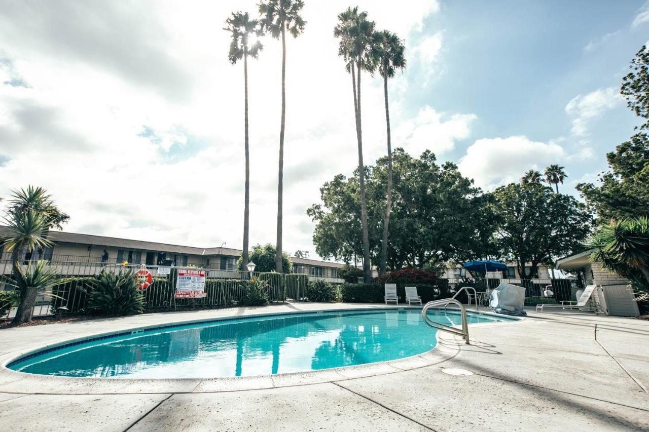 Vagabond Inn Oxnard Luaran gambar